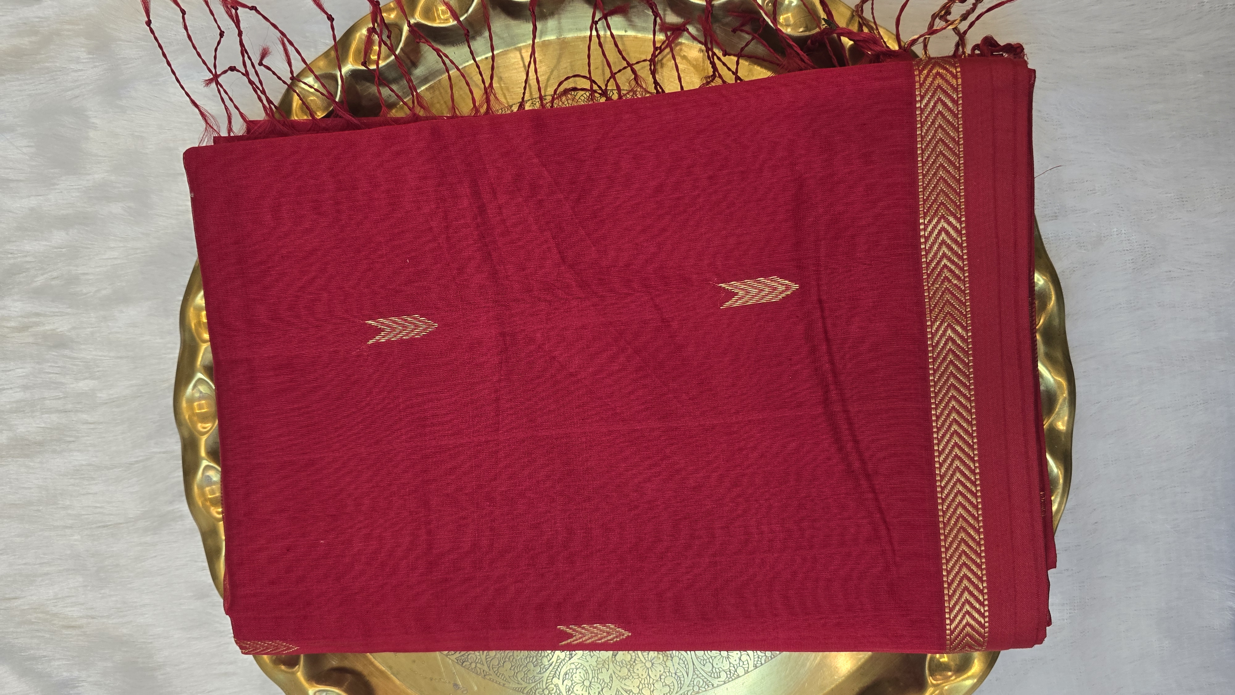 Arrow Butti with Small border