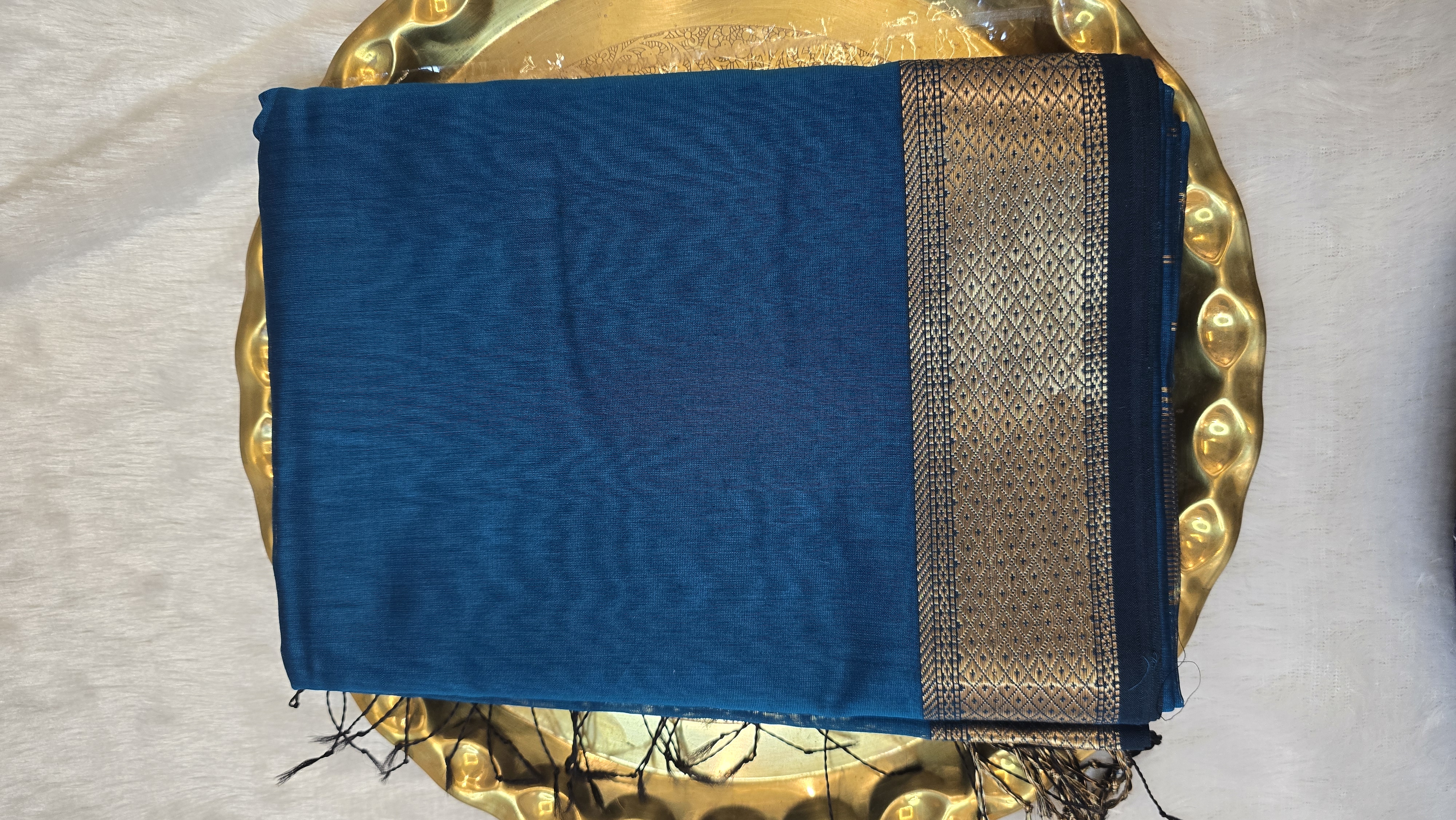 Plain with Medium border